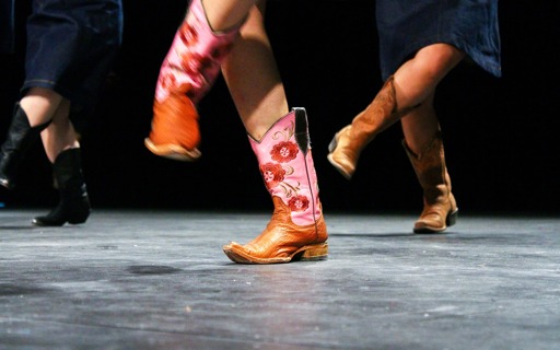 line-dance-UpD8Z0